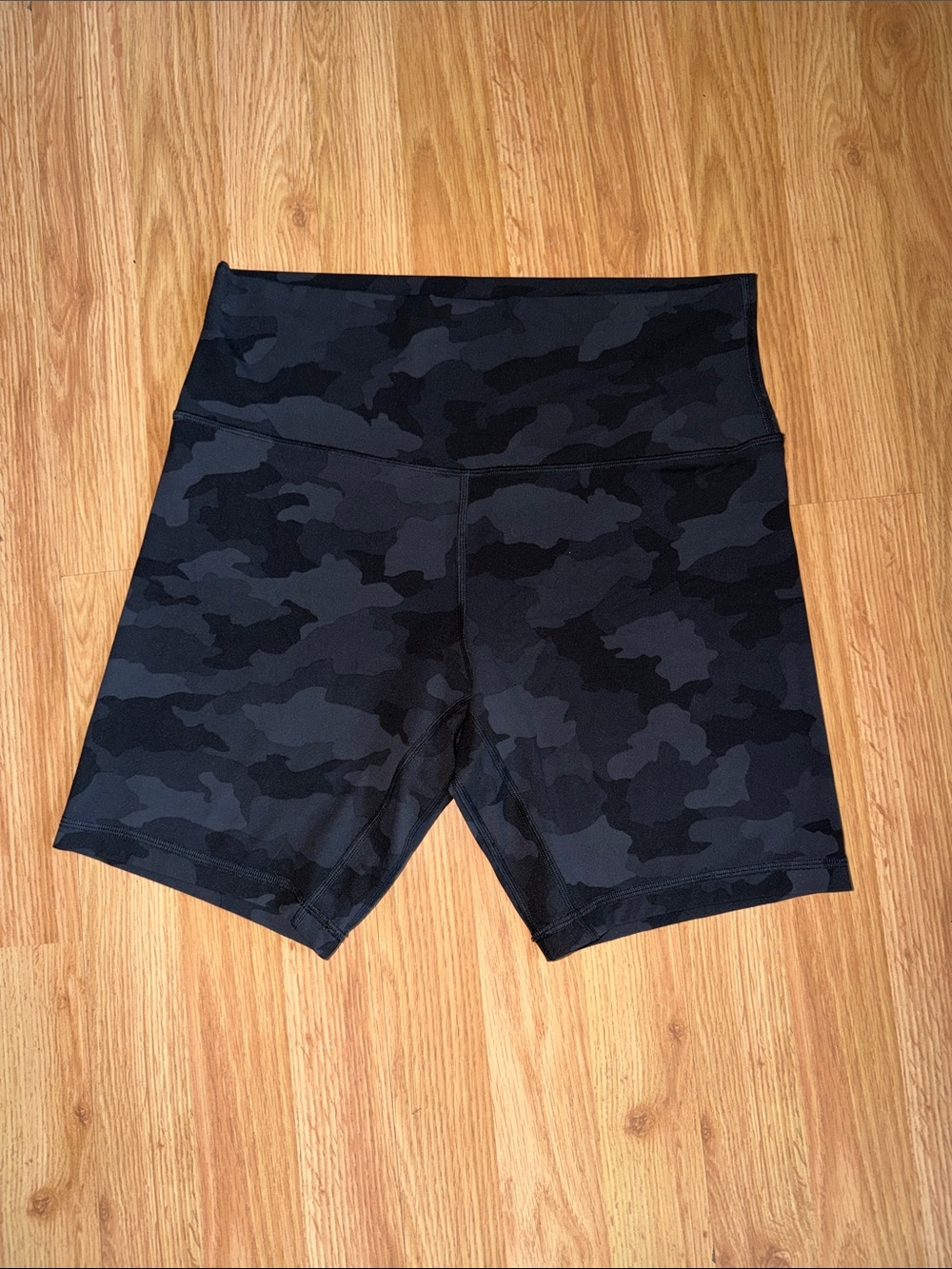 Lululemon Align Shorts Size 12 Heritage 365 Camo - Picture 3 of 5